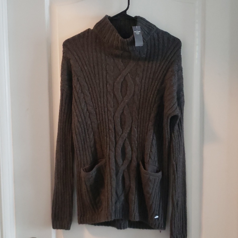 Abercrombie grey cable knit sweater